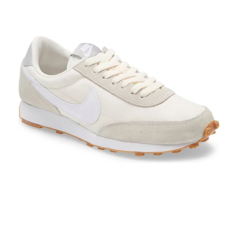 White Nike daybreak